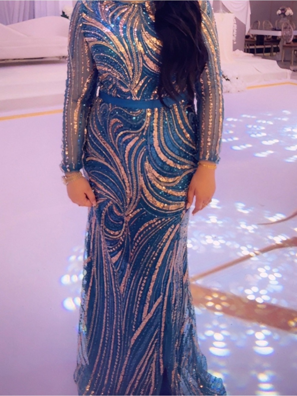 Elegant Teal Sequin Long-Sleeve Evening Dress